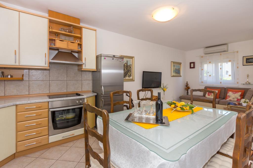 Apartment Ivo Podstrana Exterior photo